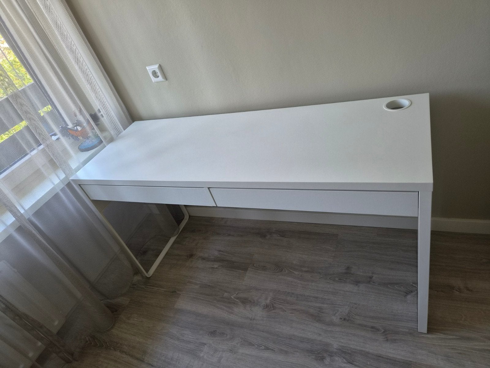IKEA MICKE bureau, Huis en Inrichting, Ophalen, Spaanplaat of MDF, Zo goed als nieuw, IKEA