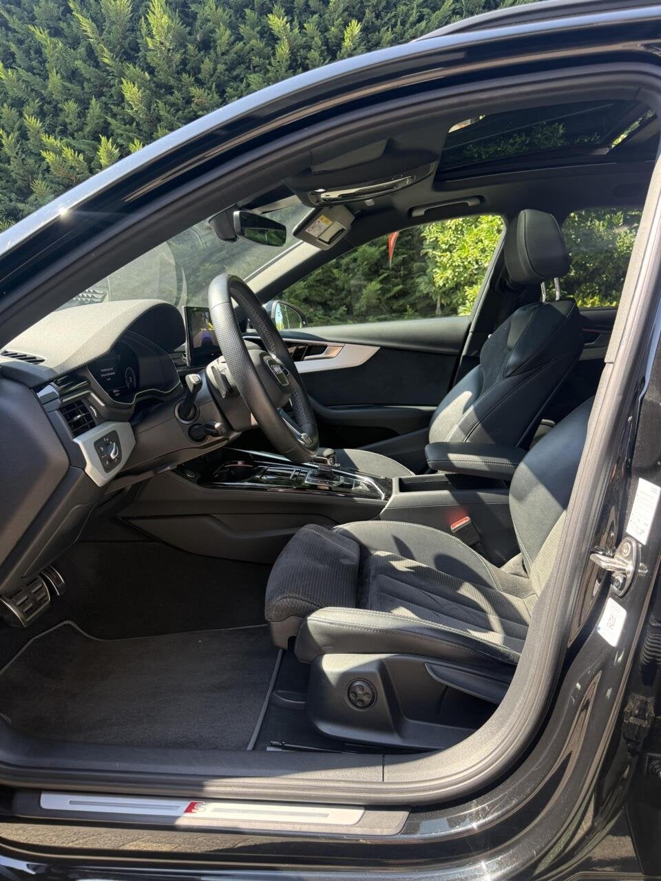Foto 12 van Audi A4 Avant 35 TFSI S edition Pano|Sfeer|Camera