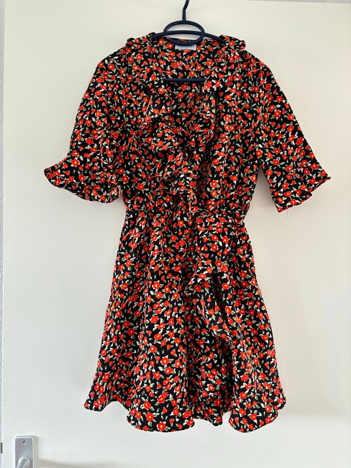 Loavies jurk zwart rood bloemenprint maat S, Zwart, Ophalen of Verzenden, Zo goed als nieuw, Maat 36 (S)