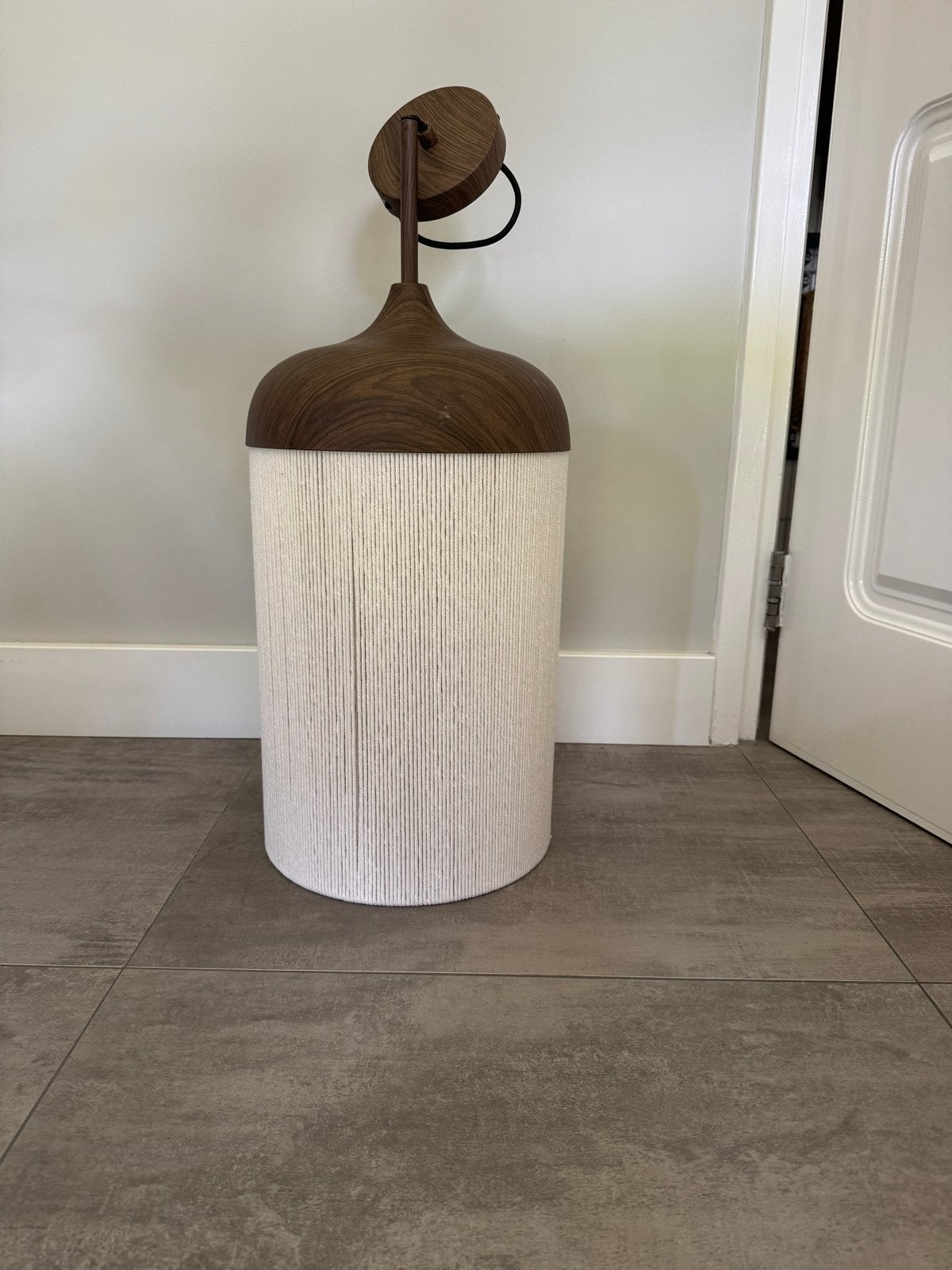 Hanglamp met houten top en crèmekleurige draden, Huis en Inrichting, Lampen | Lampenkappen, Rond, Ophalen of Verzenden, Zo goed als nieuw