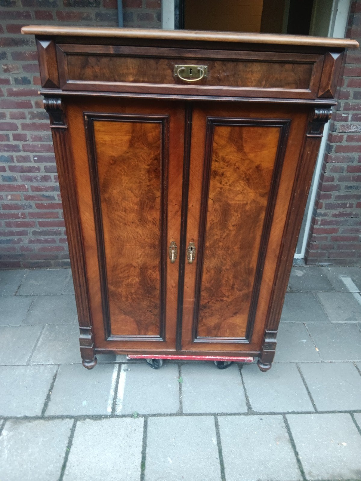 Antieke mahoniehouten kast met fraai houtsnijwerk, Antiek en Kunst, Ophalen