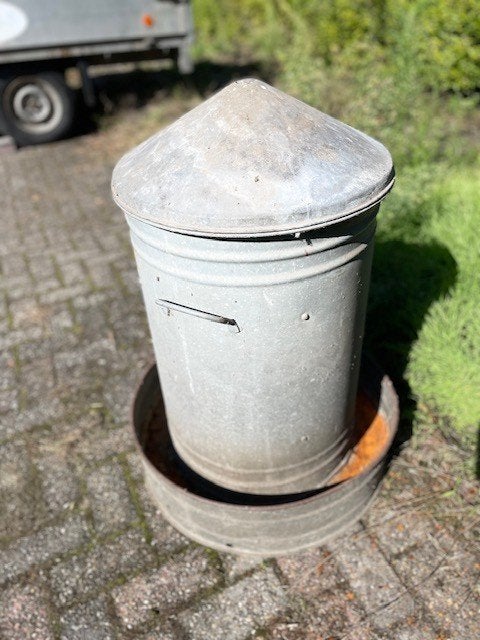 Zinken Kippenvoer silo / voerautomaat, Ophalen, Gebruikt, Drinken en Voederen