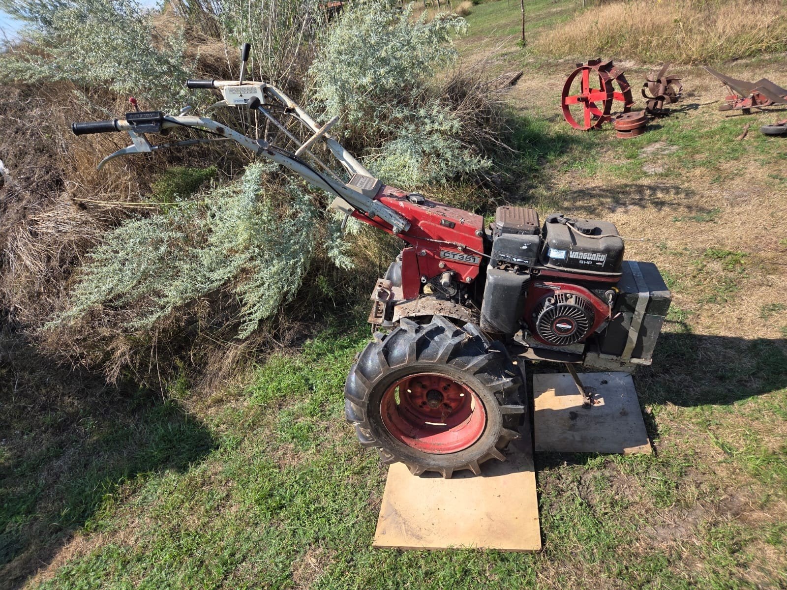 Tuintrekker Mitsubishi CT351 met Briggs & Stratton motor