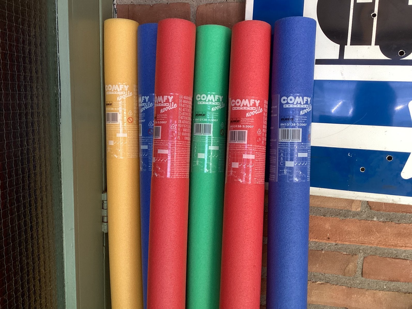 Zwenbuizen/staven Comfy Noodle origineel,zwembad,fitness,19x, Tuin en Terras, Zwembad-toebehoren, Ophalen of Verzenden, Nieuw