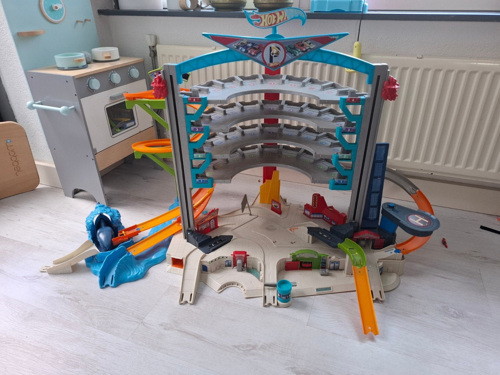 Hotwheels garage met haai, Ophalen, Gebruikt