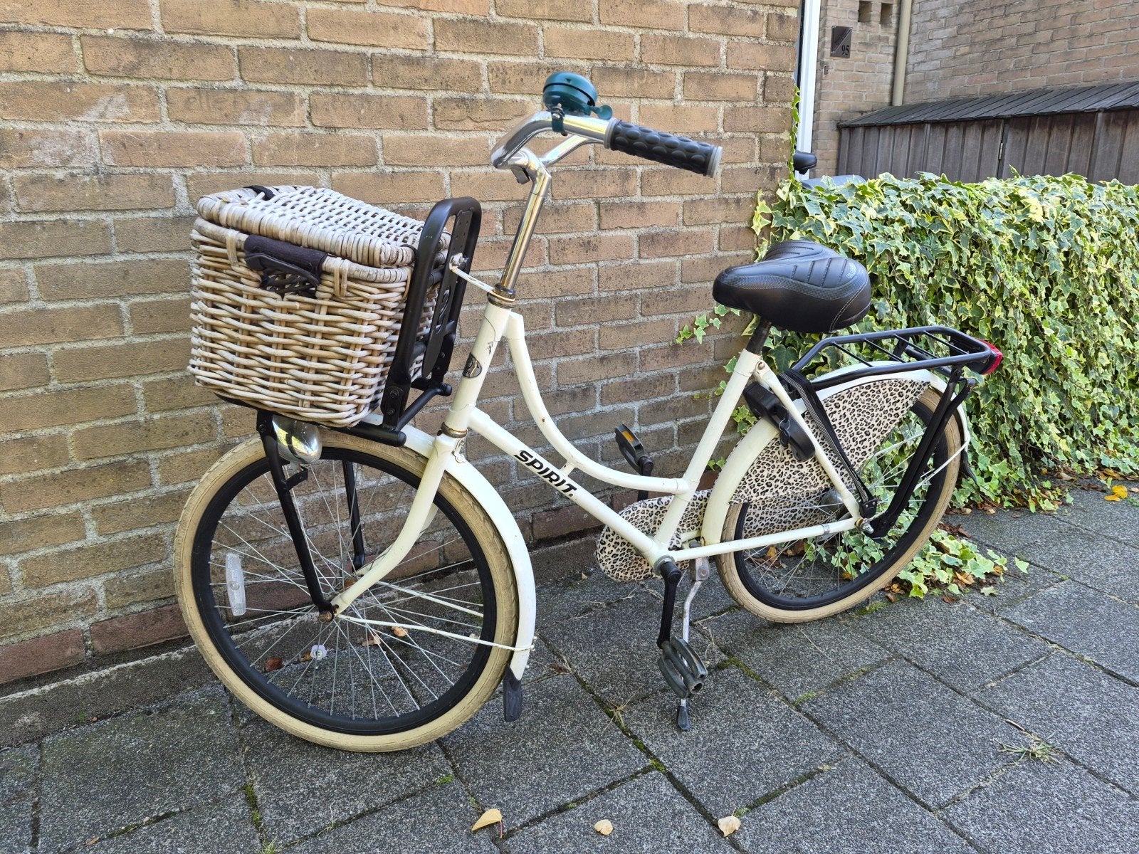 Spirit kinderfiets 24 inch met mand, Fietsen en Brommers, Fietsen | Kinderfietsjes, Ophalen, Gebruikt, Spirit, Terugtraprem