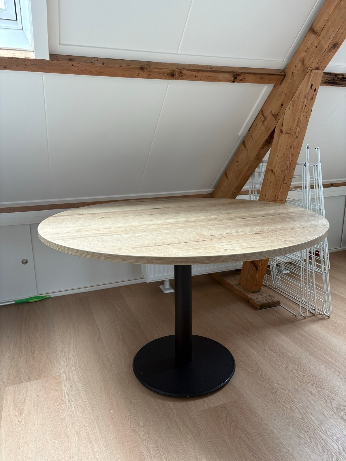 Ronde tafel met houtlook blad en zwarte poot 120, Ophalen, 100 tot 150 cm, Rond, 50 tot 100 cm