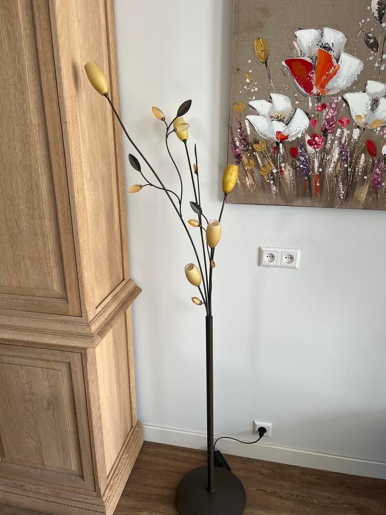 Moderne staande lamp met bloemmotief, Ophalen, Zo goed als nieuw, Metaal, 150 tot 200 cm