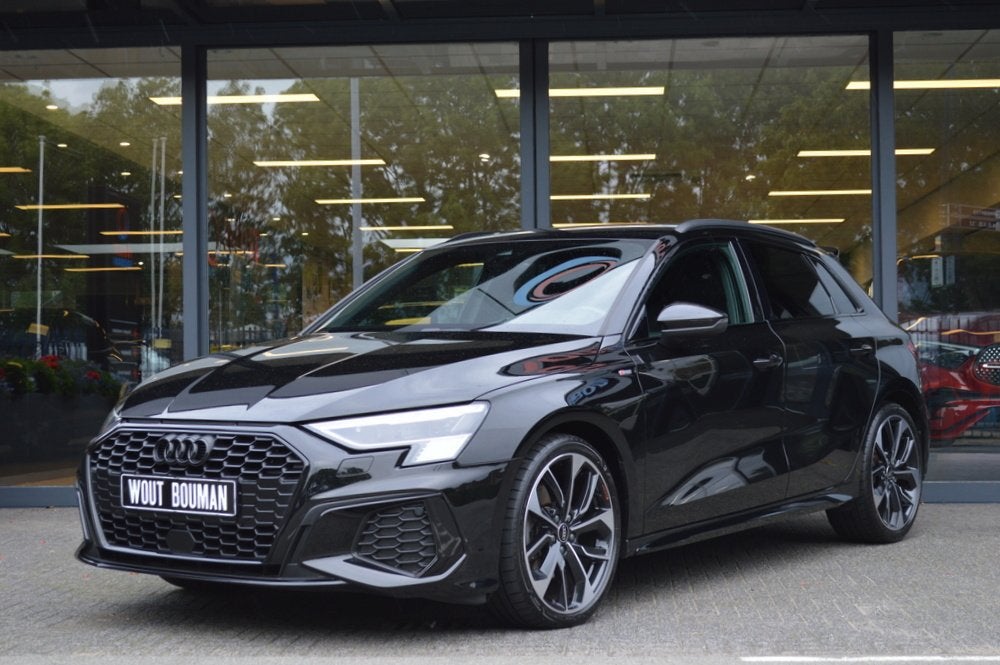 Audi A3 Sportback 35 TFSI S-Line Aut. Led Virtual Acc B&O Ca, Auto's, 1295 kg, 4 cilinders, 150 pk, Leder en Stof