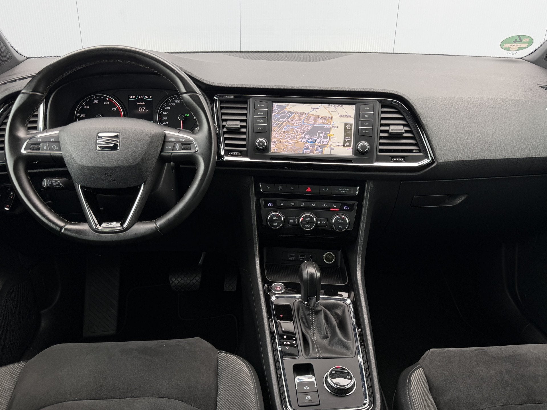 SEAT Ateca 1.5 TSI Business Intense Automaat/Pano/Trekhaak., Stof, 4 cilinders, 150 pk, Ateca