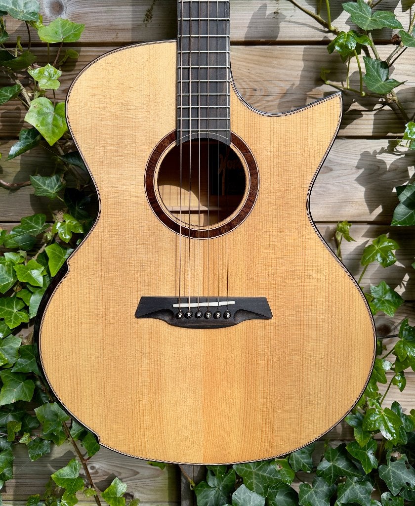 Hozen Guitars Black Label + Red Label, Ophalen, Nieuw, Western- of Steelstringgitaar, Met koffer