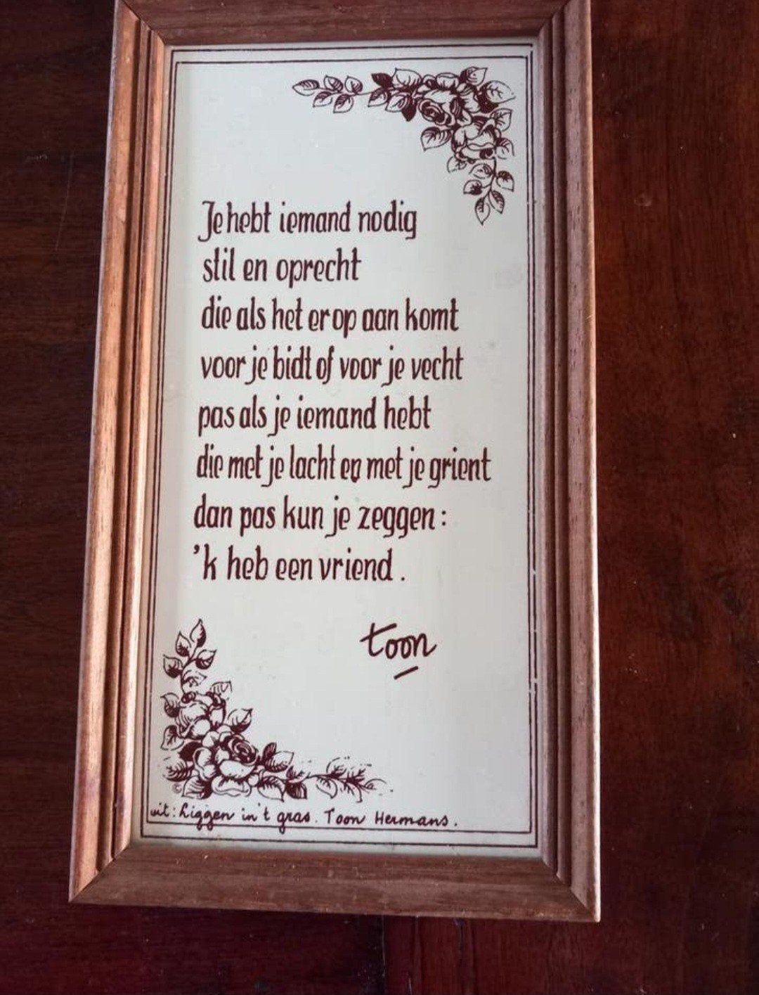 Vintage Spreuk tegel Toon Herman "je hebt een vriend...", Huis en Inrichting, Woonaccessoires | Tekstborden en Spreuken, Ophalen of Verzenden