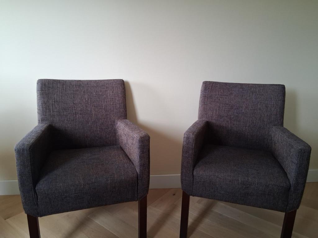 Twee comfortabele eetkamerstoelen - grijs/bruin, Ophalen, Gebruikt, Twee, Bruin