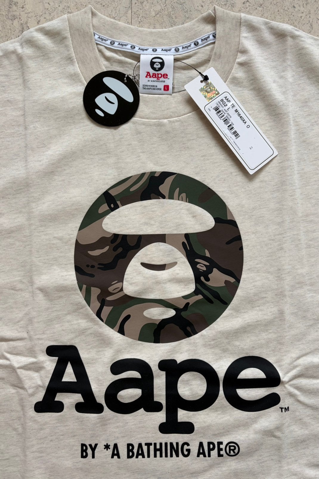 AAPEx by A Bathing Ape t-shirt maat L!, Ophalen of Verzenden, Nieuw, Maat 52/54 (L), Beige