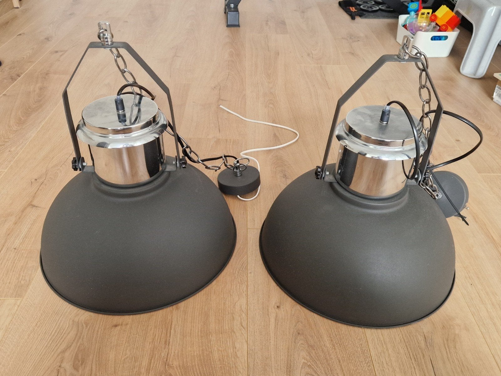 Set van 2 industriële hanglampen, Huis en Inrichting, Ophalen, Gebruikt, E27 (groot), Metaal