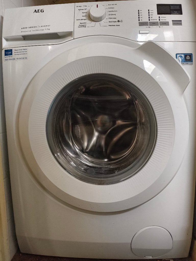 Wasmachine AEG 6000 series Lavamat, Ophalen, Zo goed als nieuw, Voorlader, 85 tot 90 cm