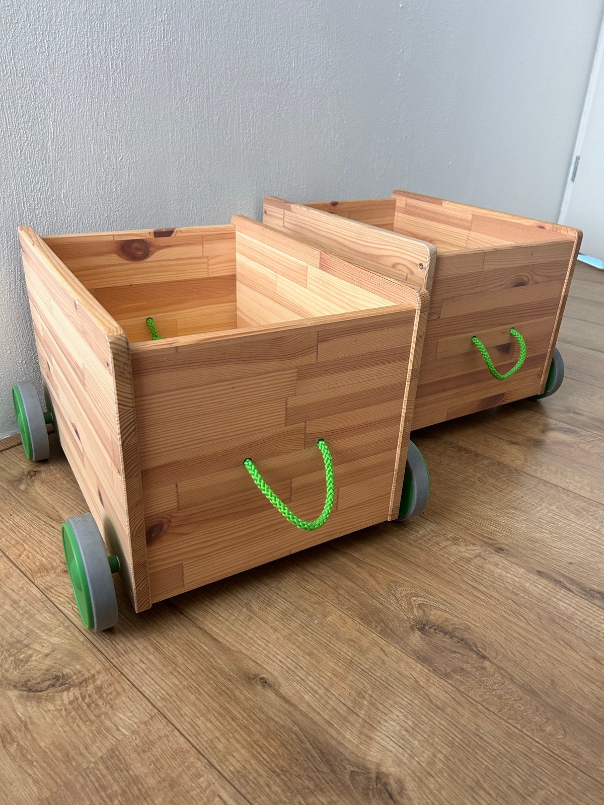 Ikea houten kistje op wielen, Huis en Inrichting, Ophalen, Gebruikt, Grenenhout