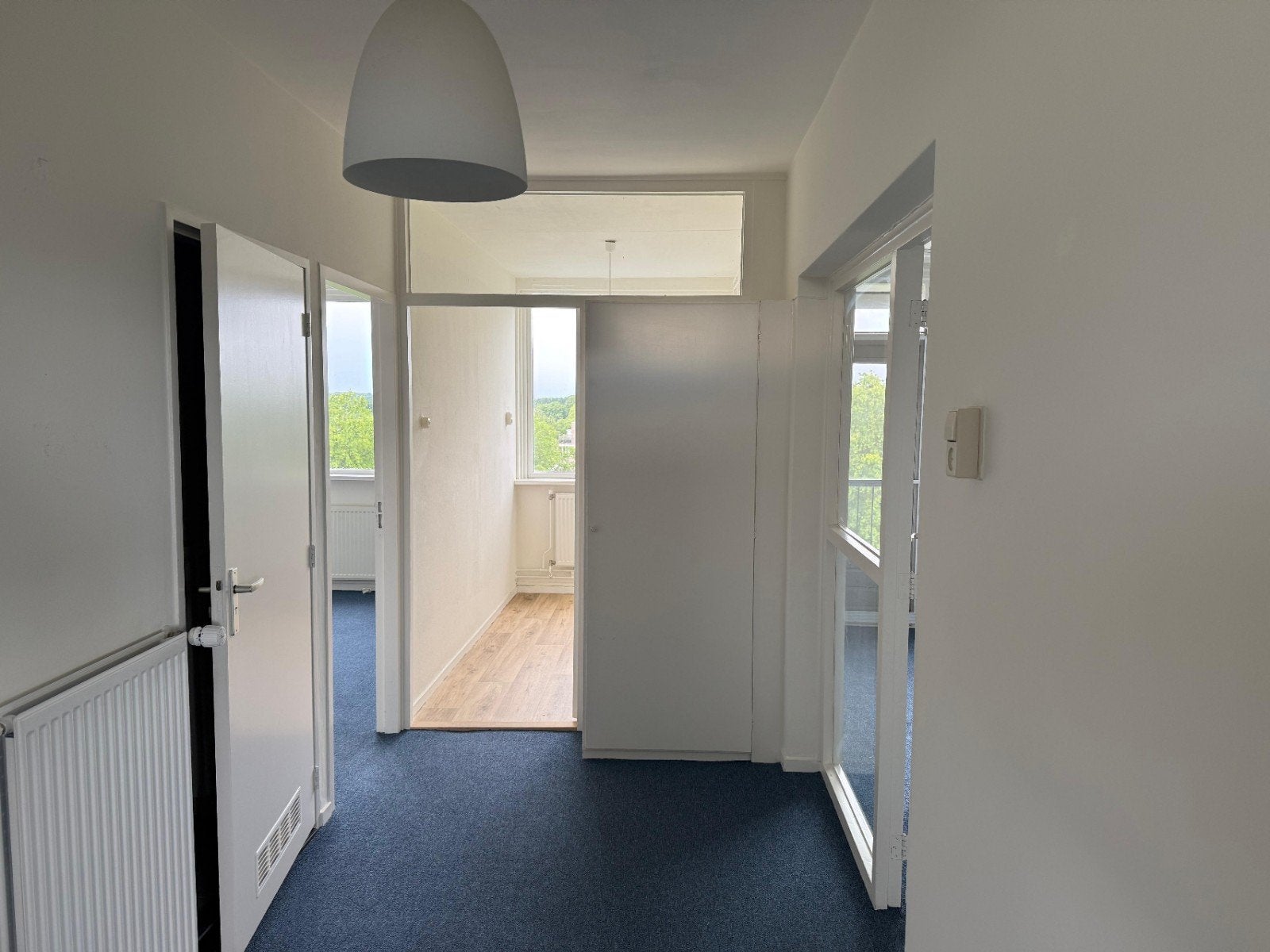 Gratis: Ongeveer 80m² blauwe vloerbedekking, Huis en Inrichting, Stoffering | Tapijten en Kleden, Blauw, 200 cm of meer, Ophalen of Verzenden