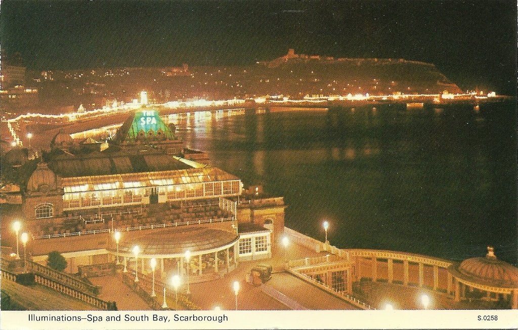 Ansichtkaart  Scarborough (Eng)	Spa & South Bay	Illumination, Verzenden, 1960 tot 1980, Gelopen, Engeland