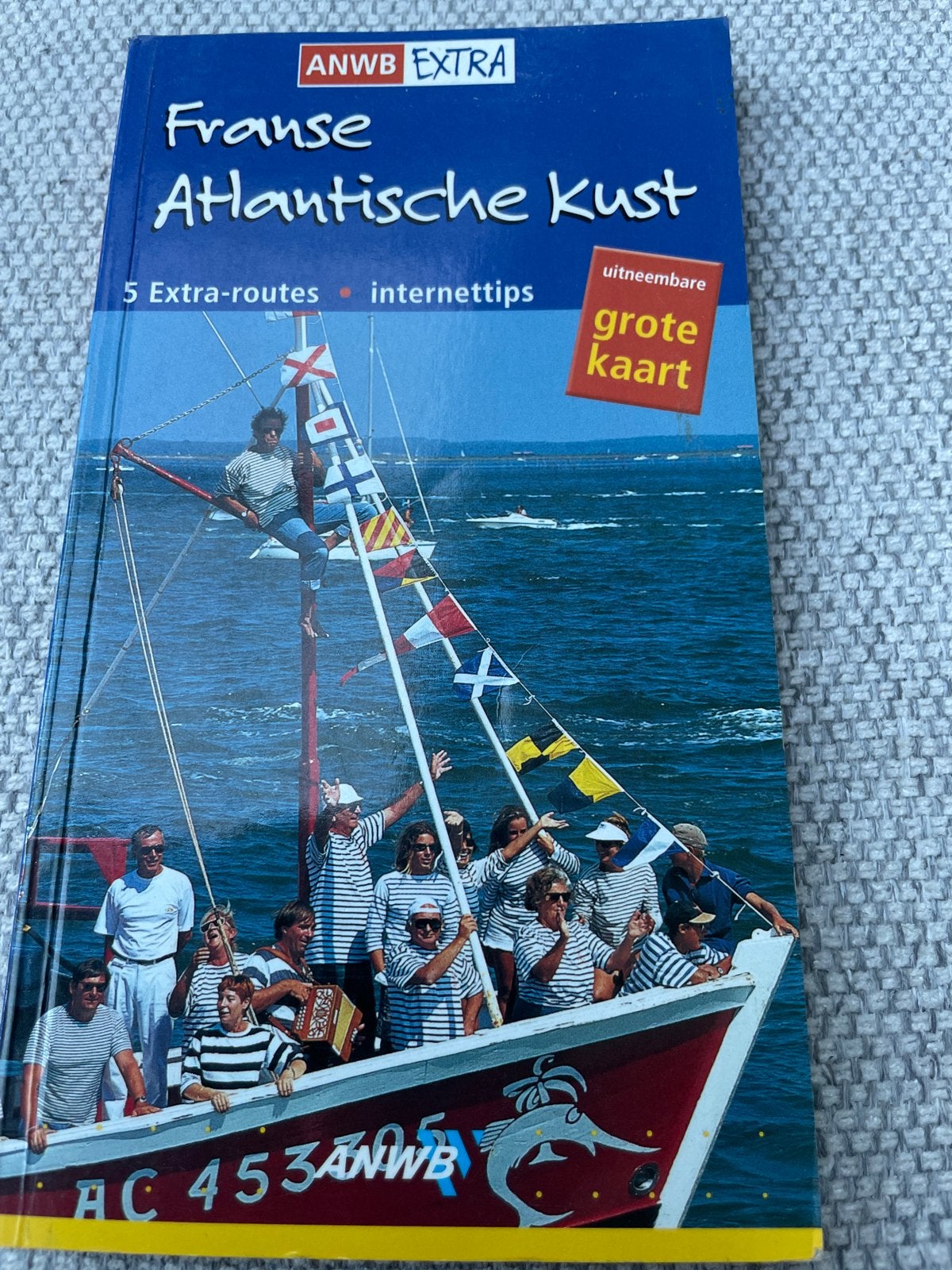 ANWB Extra Reisgids Franse Atlantische Kust met kaart, Boeken, Europa, Ophalen of Verzenden, Zo goed als nieuw, Reisgids of -boek