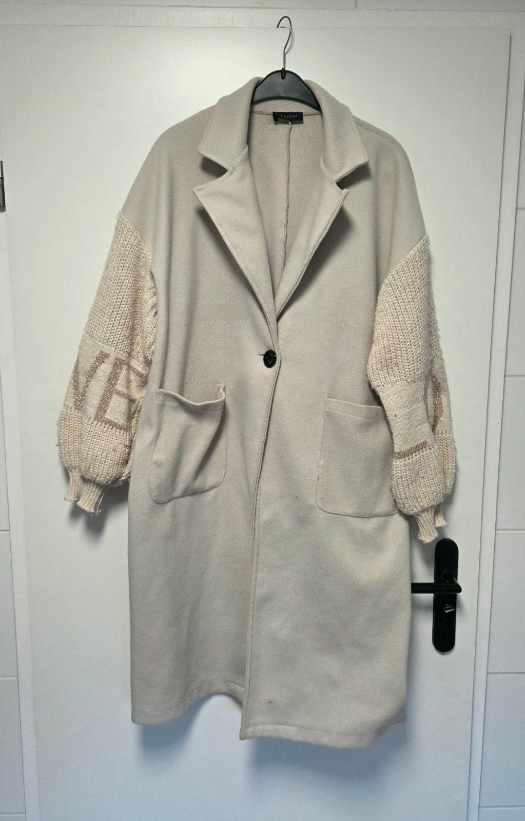 Stijlvolle beige overjas gebreide mouwen Pescara maat XL/42, Beige, Maat 42/44 (L), Pescara, Ophalen of Verzenden