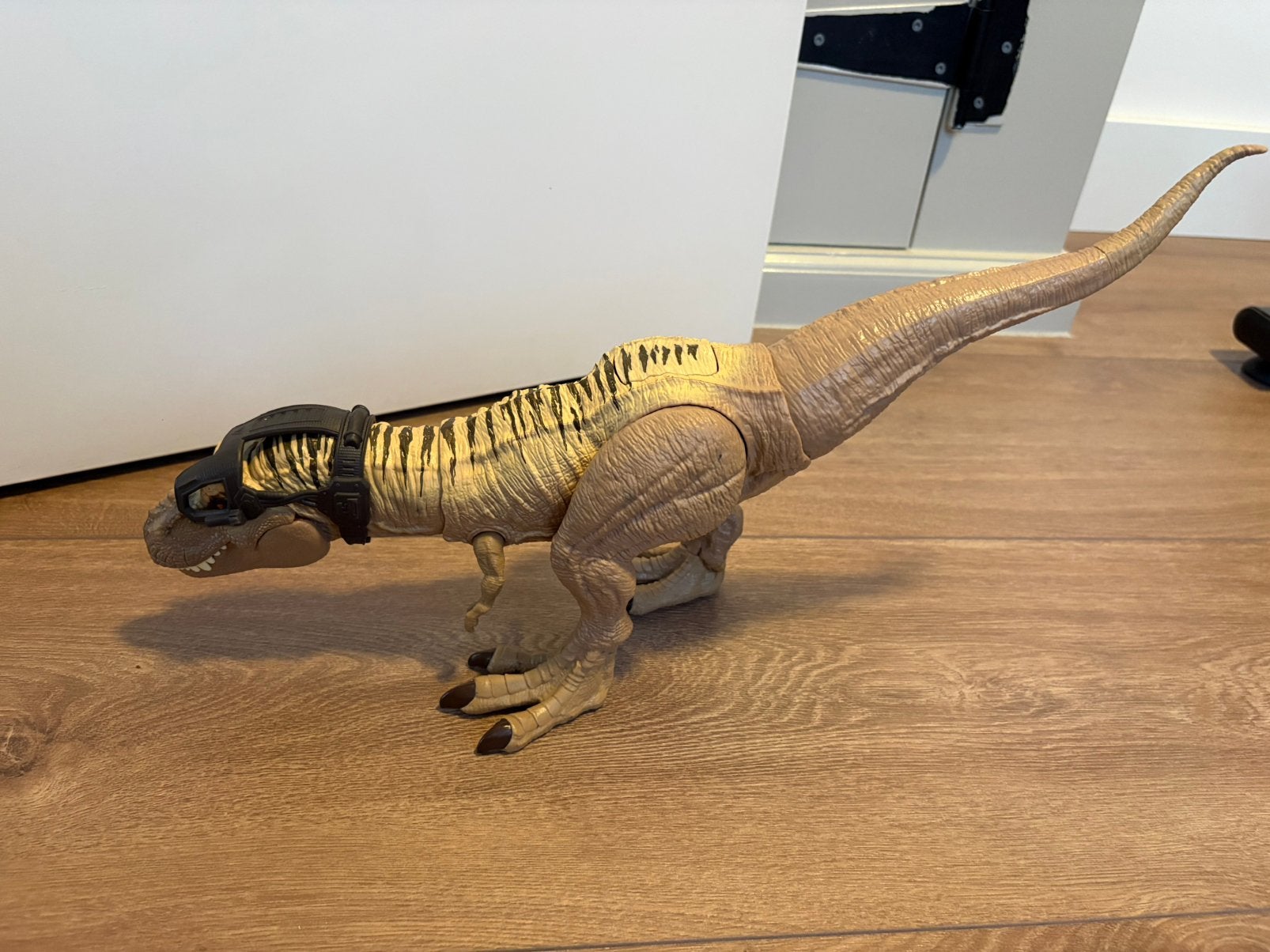 Dino van jurassic world, Ophalen, Zo goed als nieuw