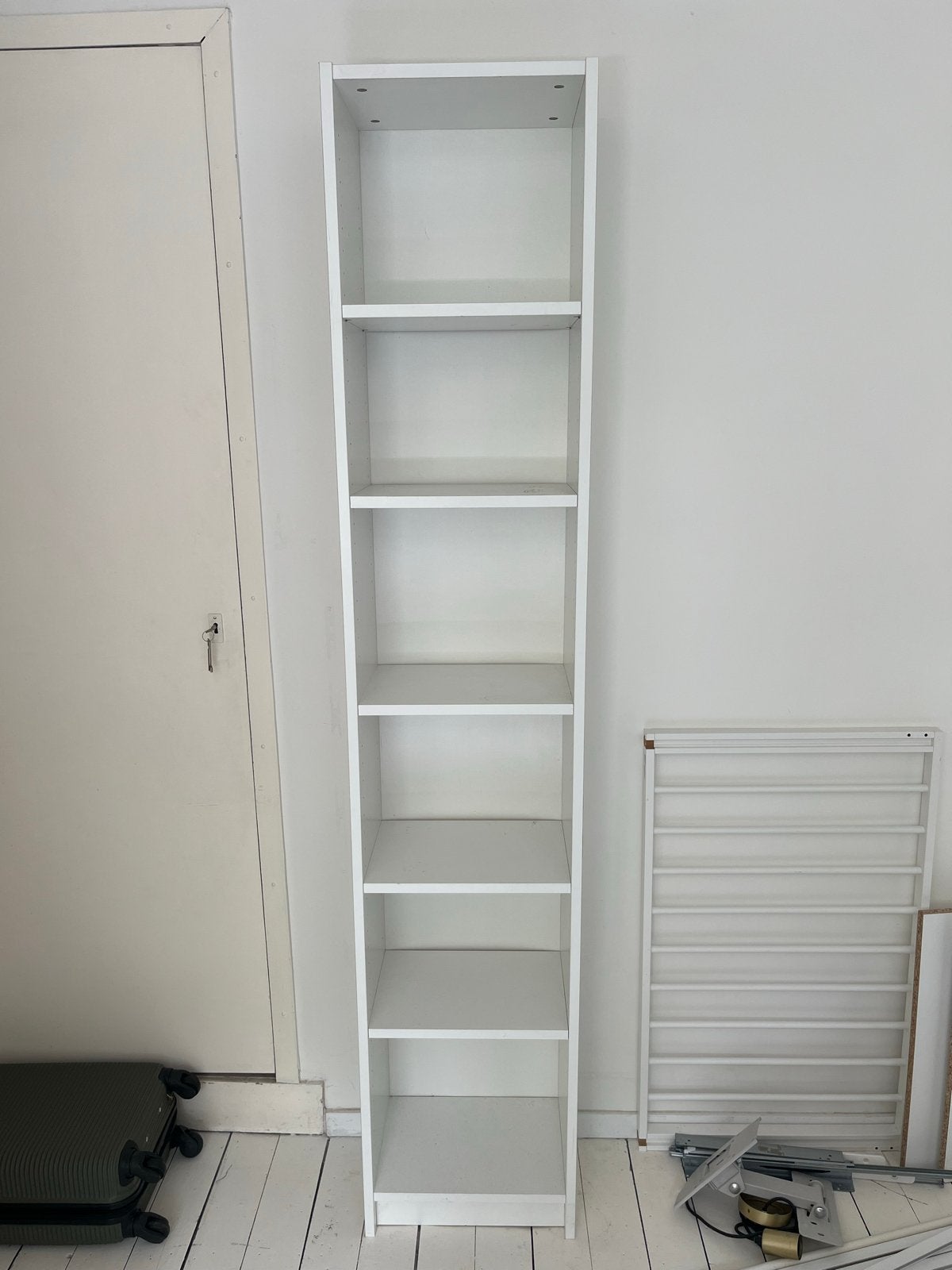 Witte smalle pax kast, Ophalen, Met plank(en), Minder dan 50 cm, Gebruikt