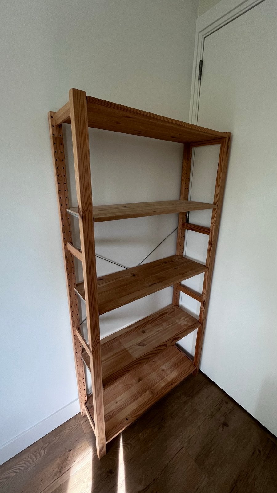 Ikea houten stellingkast met verstelbare planken, Ophalen, Zo goed als nieuw