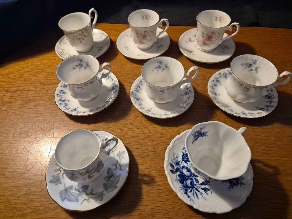 Royal Albert kopjes - diverse, Ophalen of Verzenden, Zo goed als nieuw, Overige stijlen, Kop(pen) en/of Schotel(s)