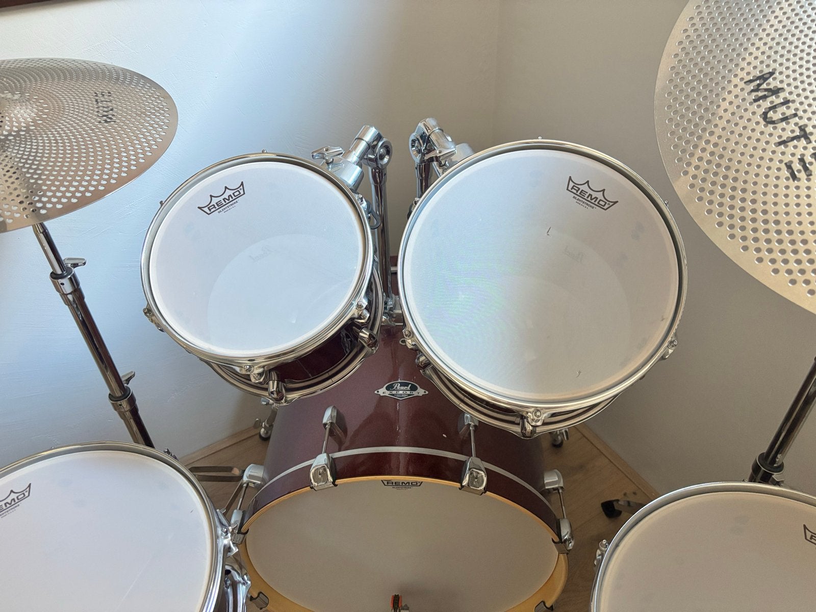 Pearl drumstel met Remo Silentstroke set en krukje, Muziek en Instrumenten, Drumstellen en Slagwerk, Gebruikt, Pearl, Ophalen