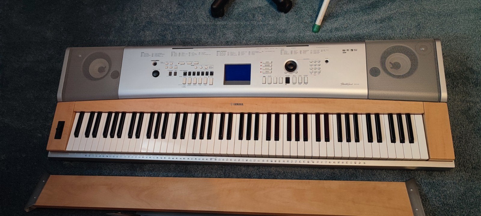 Yamaha Electrische piano weinig gebruikt., Ophalen, Zo goed als nieuw, Yamaha, Met standaard