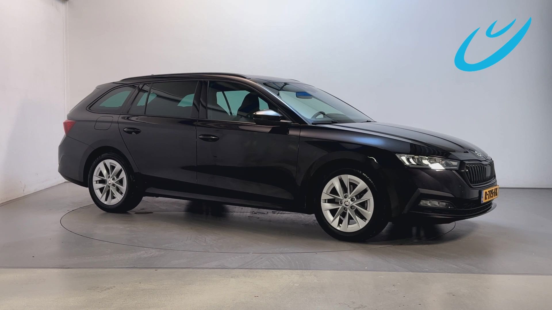 Skoda Octavia Combi 1.0 e-TSI DSG Sport Business Stoelverwar, Auto's, 1263 kg, Stof, Gebruikt, Met garantie (alle)