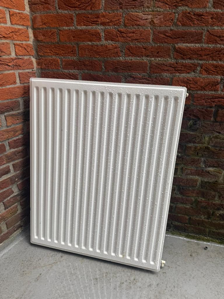 Radiator 70 x 90, Ophalen, 30 tot 80 cm, Radiator, Zo goed als nieuw