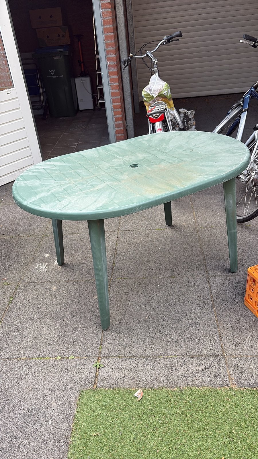 Kunststoffen tafel, Ophalen, Zo goed als nieuw