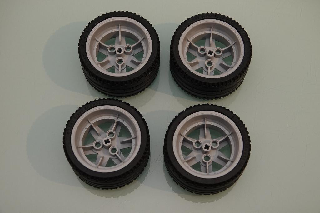 Lego Technic grijze race wielen 44771 en 44772, Ophalen of Verzenden, Gebruikt, Losse stenen, Lego