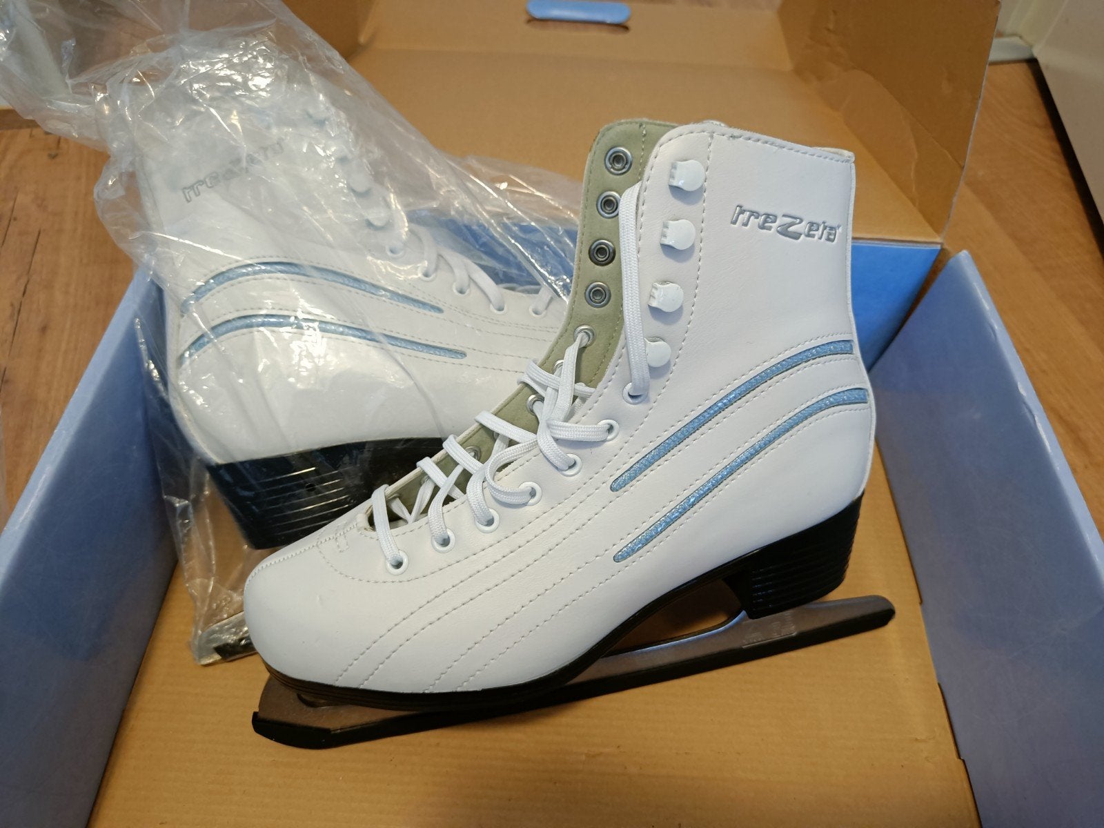 Trezeta Juliette Ice kunstschaatsen - Maat 40/38, Ophalen, Zo goed als nieuw, Kunstschaatsen, Overige merken