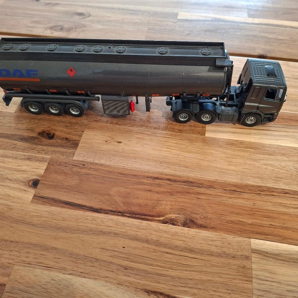 DAF 85 ,6 X 2 TRUCK & 3 ASSER TTRAILER + DOOS TEKNO ., Verzenden, Zo goed als nieuw, Bus of Vrachtwagen, Tekno