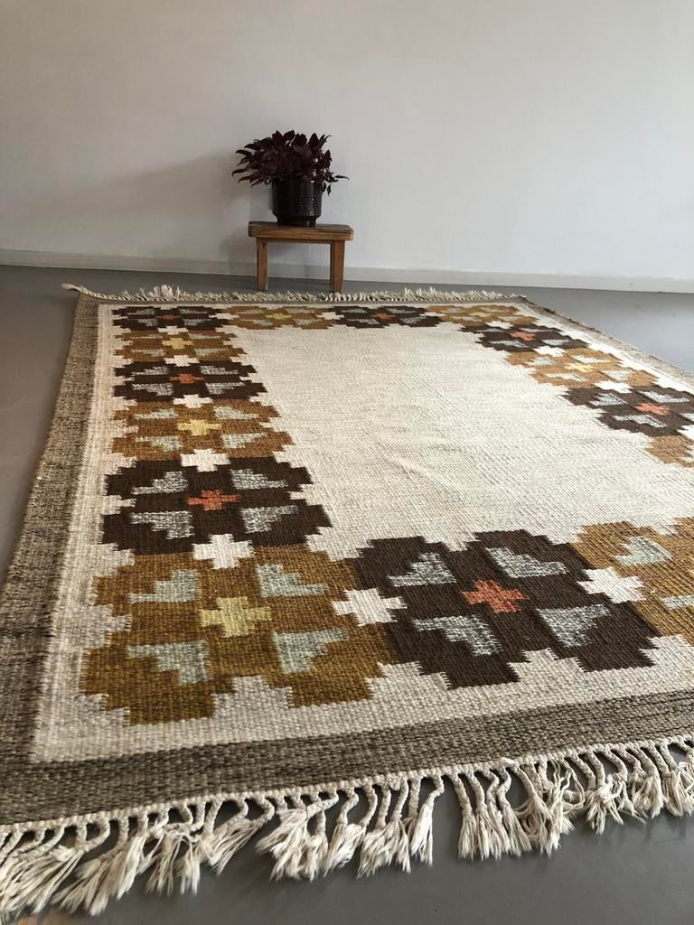 Vintage Zweedse handgeweven wollen vloerkleed röllakan, Scandinavisch design, Gebruikt, 100 tot 150 cm, 200 cm of meer