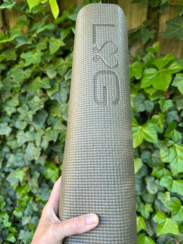Zo goed als nieuw love generation yogamatten 10, Ophalen of Verzenden, Zo goed als nieuw, Yogamat