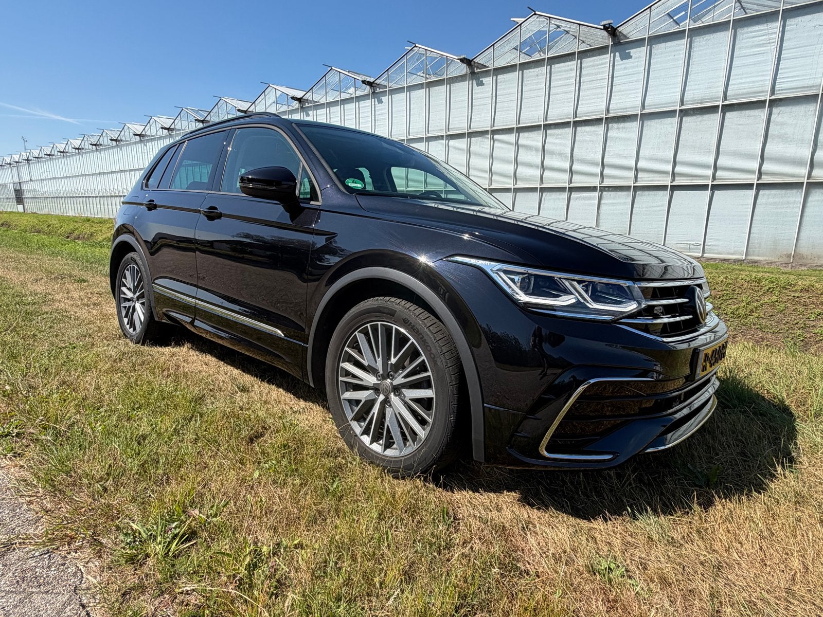 Volkswagen Tiguan 1.5 TSI 150pk DSG lage kmstand 51.000 !, Auto's, 1441 kg, Stof, Euro 6, Zwart