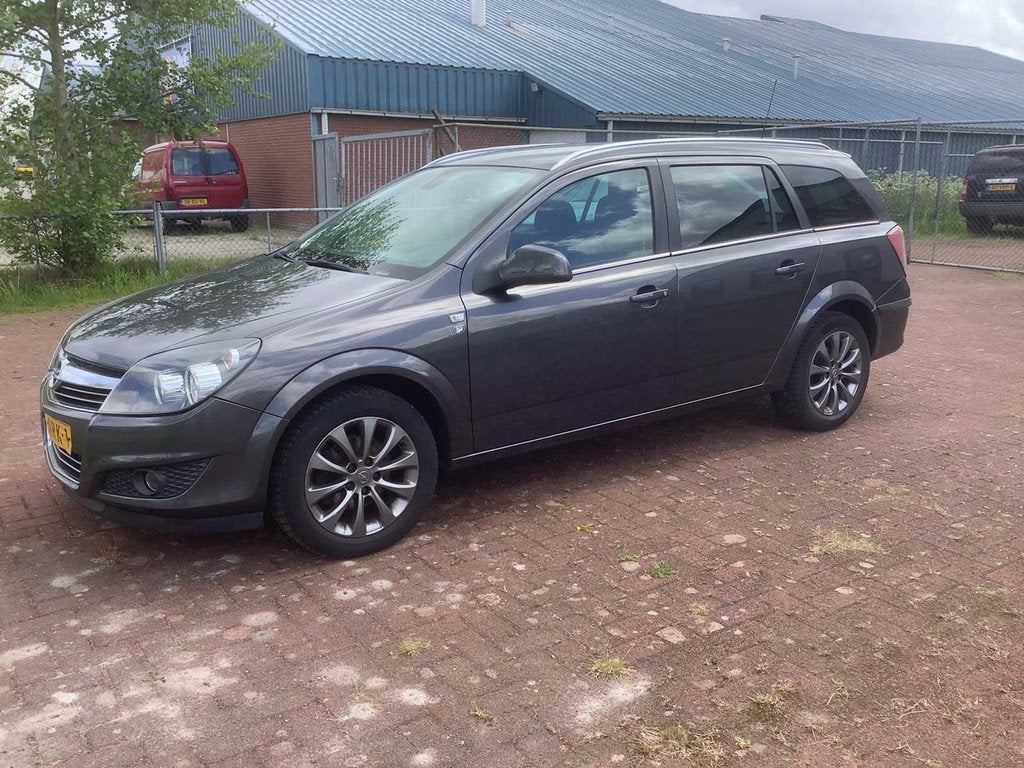 2010 Opel Astra Wagon 1.6 111 y. Ed. Personenauto, Auto's, Opel, Bedrijf, Astra, Benzine, Euro 5, B, Stationwagon, Handgeschakeld