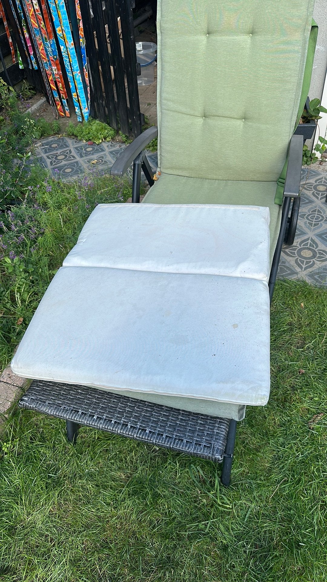 Gratis wit tuinstoel kussen, Ophalen, Gebruikt, Kunststof