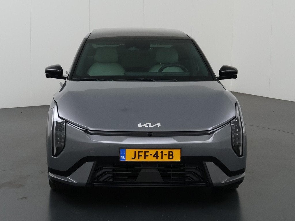Kia EV4 Fastback GT-PlusLine 81.4 kWh | Panoramaschuifdak |, Auto's, Kia, 81 kWh, 612 km, Parkeerassistent, 33 min