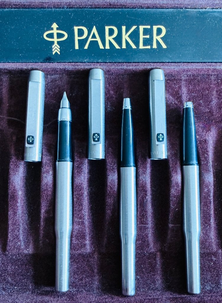 Parker 25 pennenset ZWARTE trim – vulpen, rollerball, stift, Verzamelen, Ophalen of Verzenden, Zo goed als nieuw, Pennenset, Parker