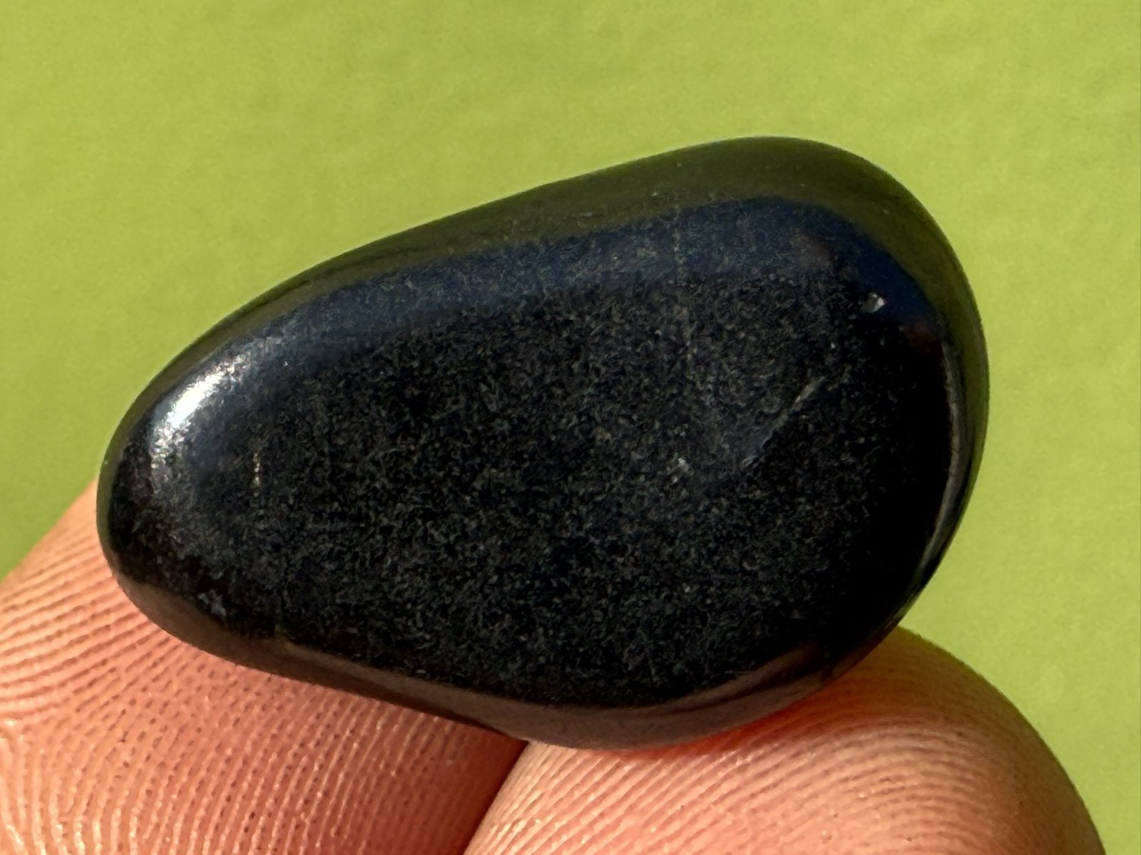 Shungite shungiet edelstenen broekzaksteen trommelsteen, Verzamelen, Mineralen en Fossielen, Ophalen of Verzenden, Mineraal
