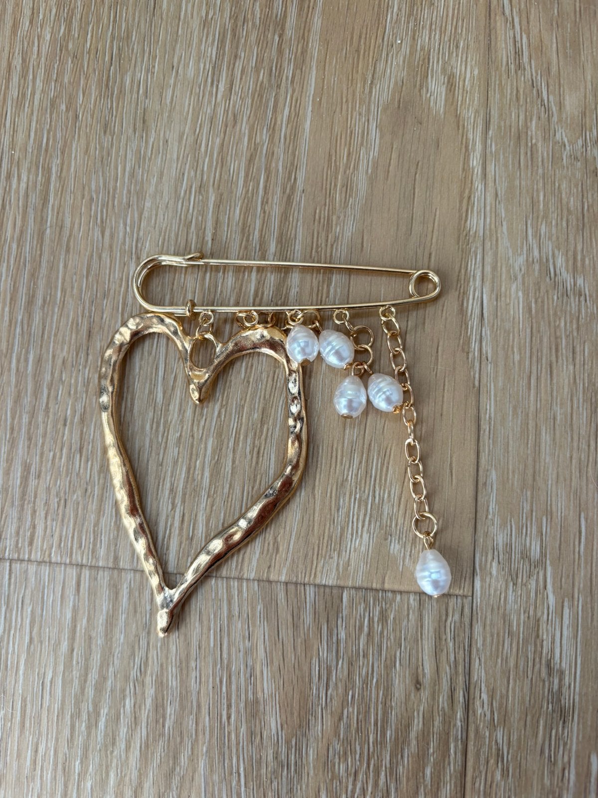 Broche, Sieraden, Tassen en Uiterlijk, Broches, Nieuw, Overige materialen, Goud, 7 tot 10 cm, Ophalen of Verzenden