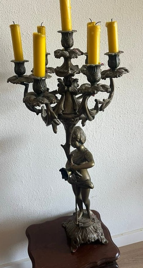 Antieke Kaarsenstandaard met Cherubijn - 75 cm hoog, Ophalen, Koper of Brons