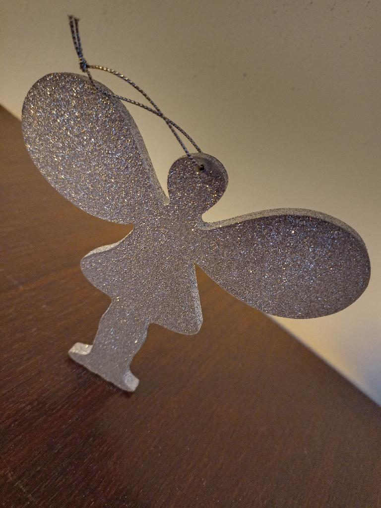 Zilverkleurig kerstornament, kersthanger te koop. Engel, Diversen, Kerst, Ophalen of Verzenden, Zo goed als nieuw