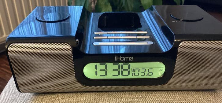 iHome IH5 Wekkerradio / iPod Speaker – Zwart, Ophalen, Gebruikt, Digitaal
