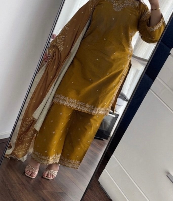 Prachtige Indiase/Pakistaanse Salwar Kameez - Geel, Kleding | Dames, Maat 38/40 (M), Verzenden, Geel, Zo goed als nieuw